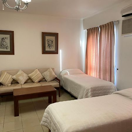 Julio Cesar Hotel Posadas Eksteriør bilde